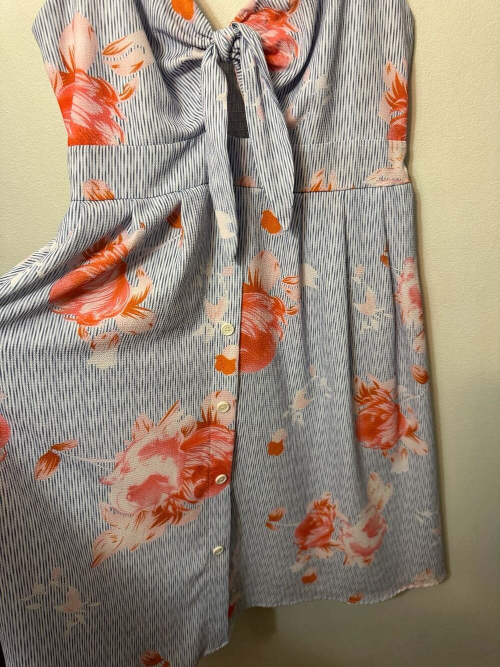 ECOWISH Women's Tie Front Floral Striped Midi Dress V-Neck Spaghetti Strap Butto - Picture 4 of 8